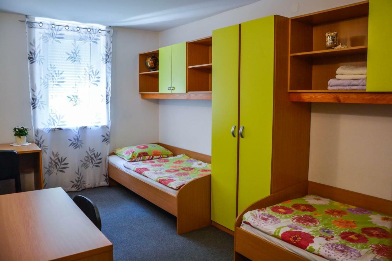 Homestay Rosalia Λιουμπλιάνα Εξωτερικό φωτογραφία